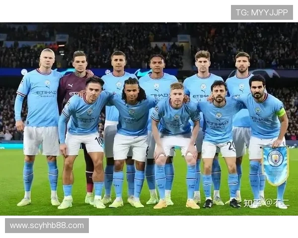 曼城铁卫阿克喜迎二胎！妻子凯利诞下千金，全家晒照报喜